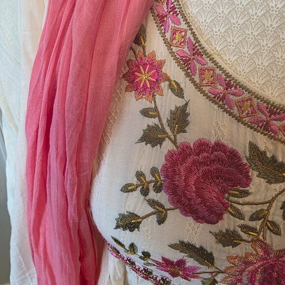 Dress from India - Aarke by Ritu Kumar - Picture 2 of 8